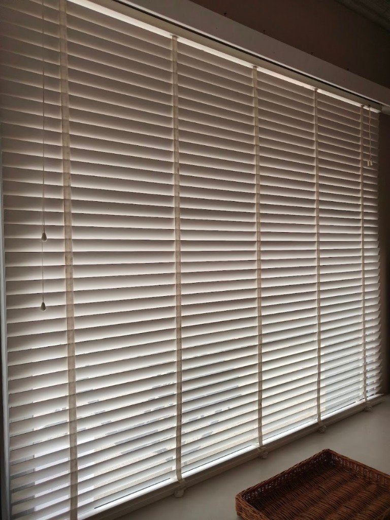 2 x houten jaloezieën met lamellen, Huis en Inrichting, Ophalen, Jaloezie, 300 cm, 250 cm
