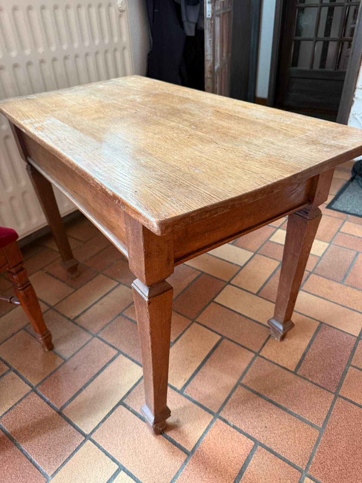 Table en chêne massif, Enlèvement