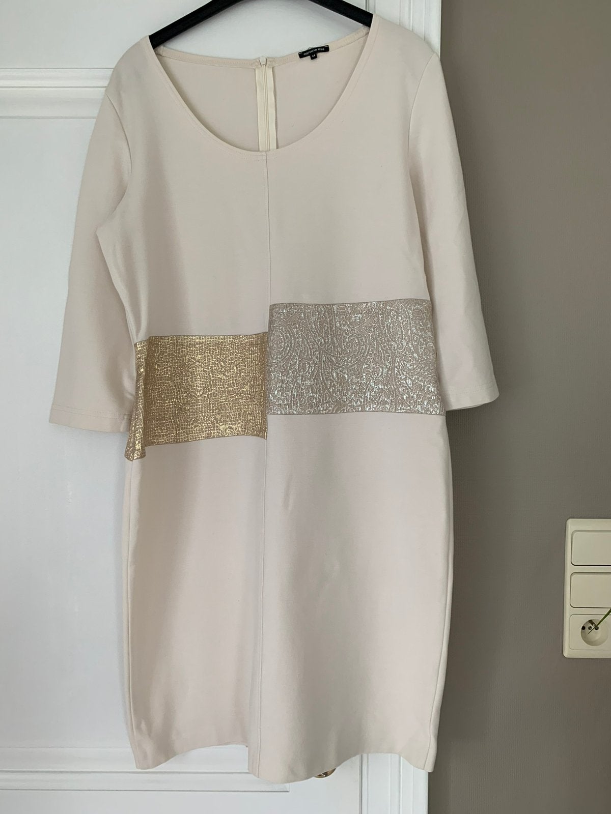 Jurk Caroline Biss 44 bijpassend jasje Set 90 Per stuk 50€, Kleding | Dames, Ophalen of Verzenden, Zo goed als nieuw