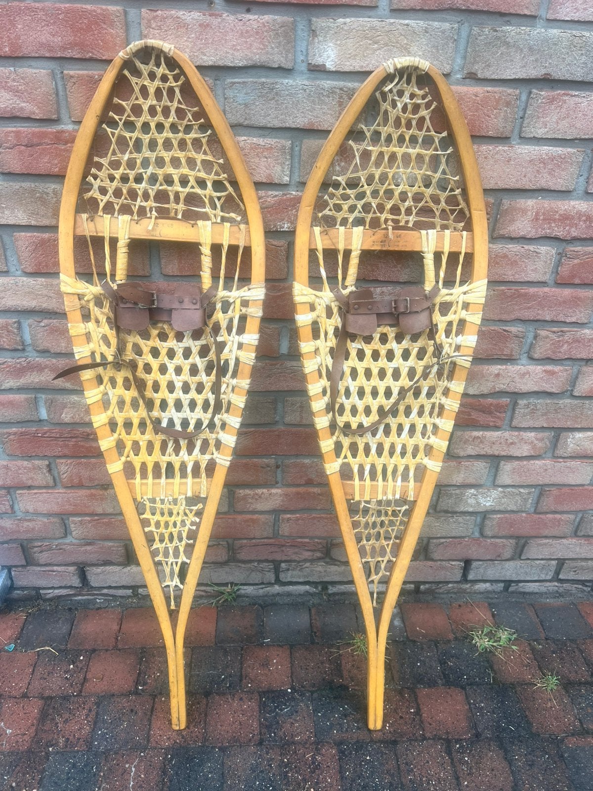 Raquettes à neige canadiennes, Enlèvement
