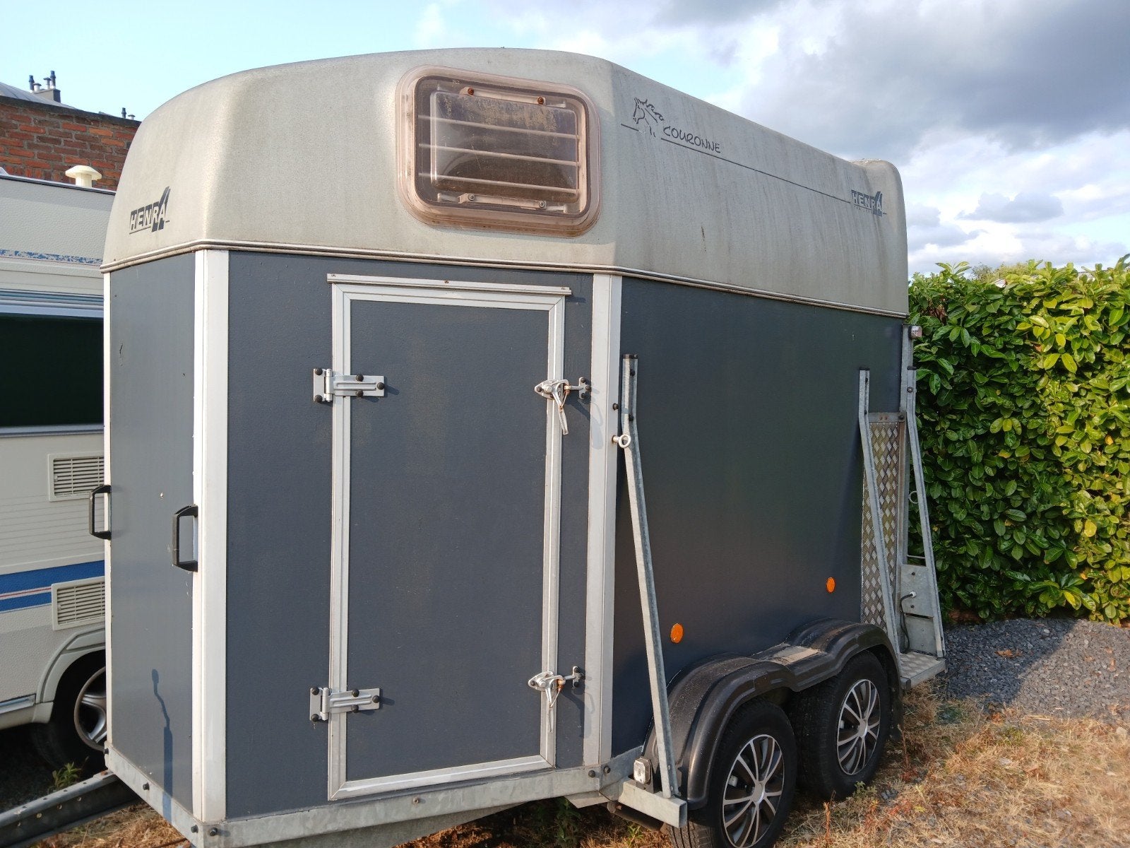 paardevan henra voor twee paarden, Dieren en Toebehoren, Paarden en Pony's | Trailers en Aanhangwagens, Ophalen, Gebruikt, Hout
