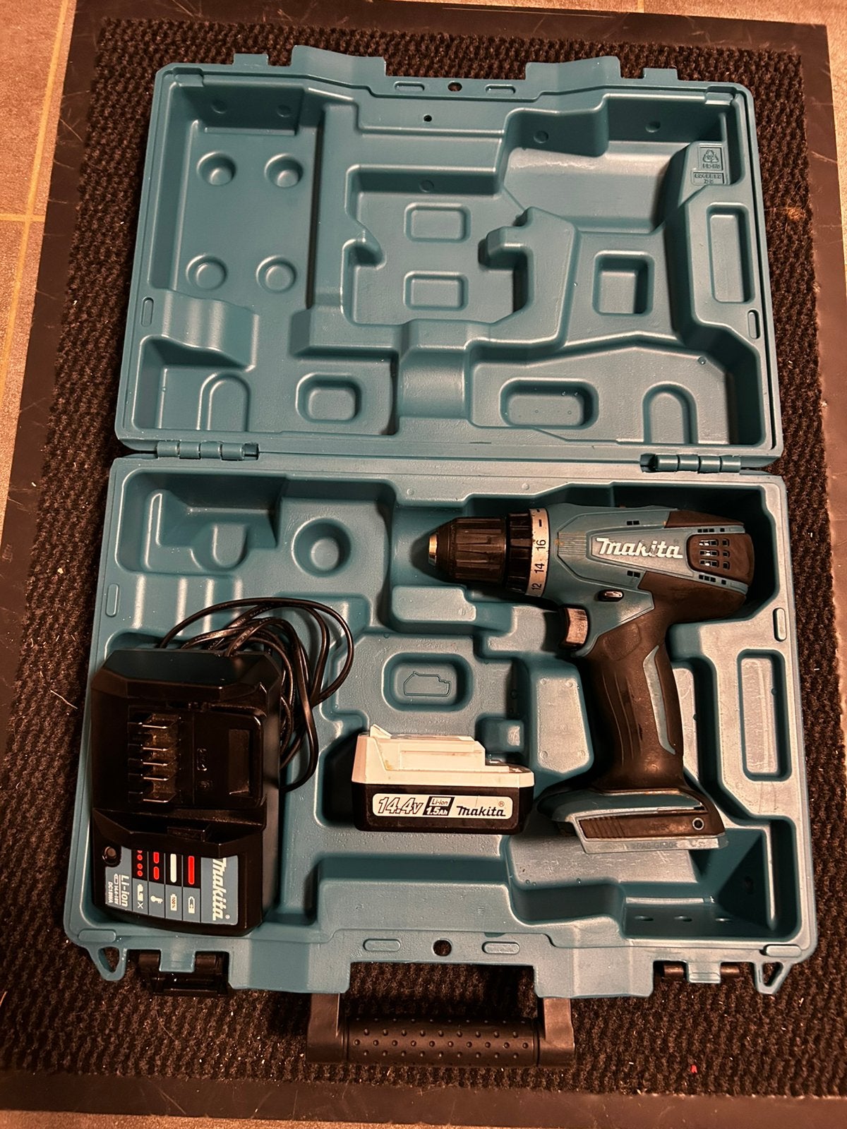 Visseuse Makita 14,4V + 1 batterie + chargeur prix achat 150, Enlèvement ou Envoi