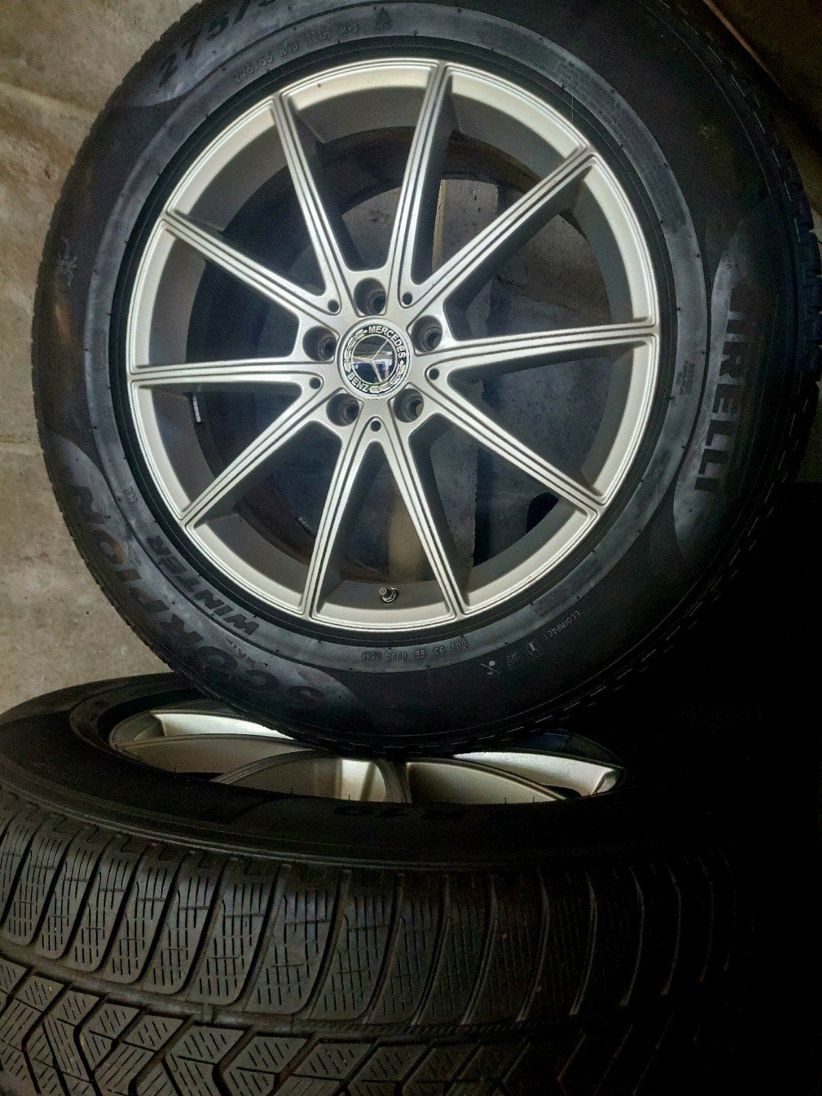 Original Mercedes GLE 275 55 19 avec pneus hiver, Autos : Pièces & Accessoires, Pneus & Jantes, Enlèvement, Pneus hiver, Pneu(s)