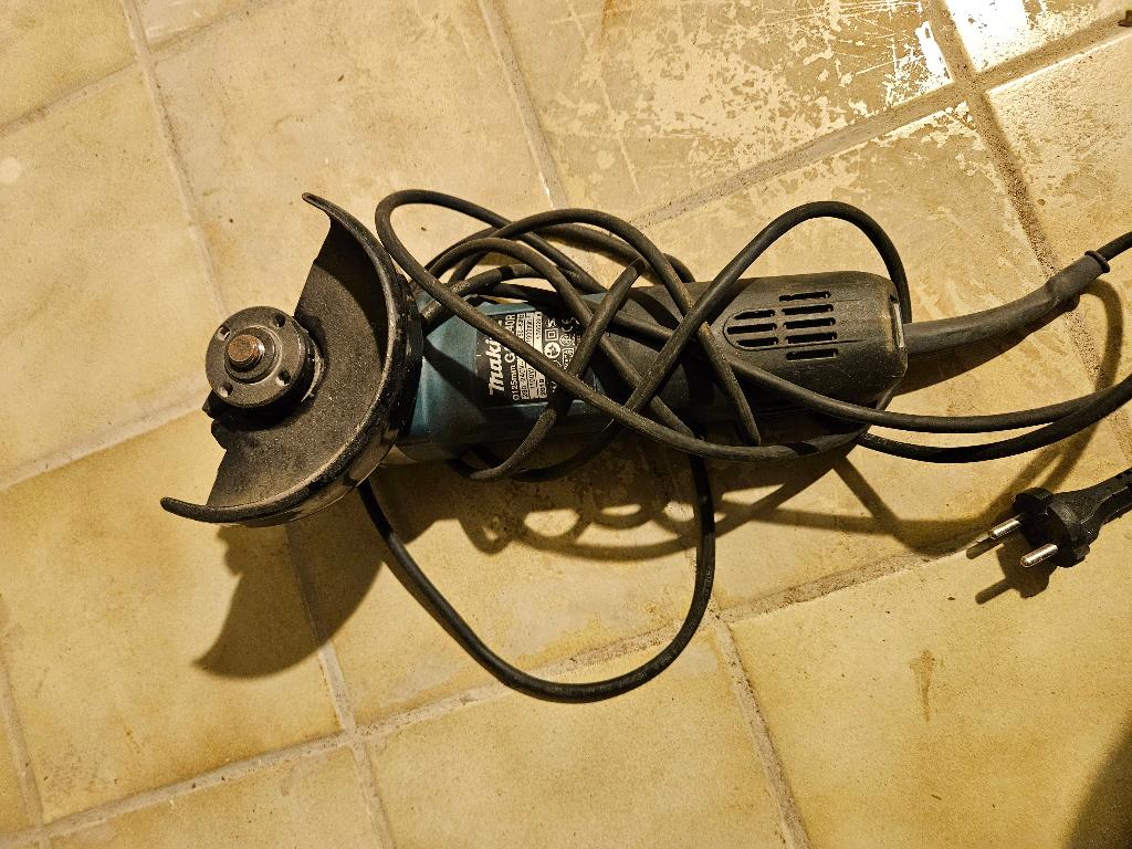 Makita haakse slijper zo goed als NIEUW (2/2), Doe-het-zelf en Bouw, Gereedschap | Slijpmachines, Ophalen of Verzenden, Nieuw