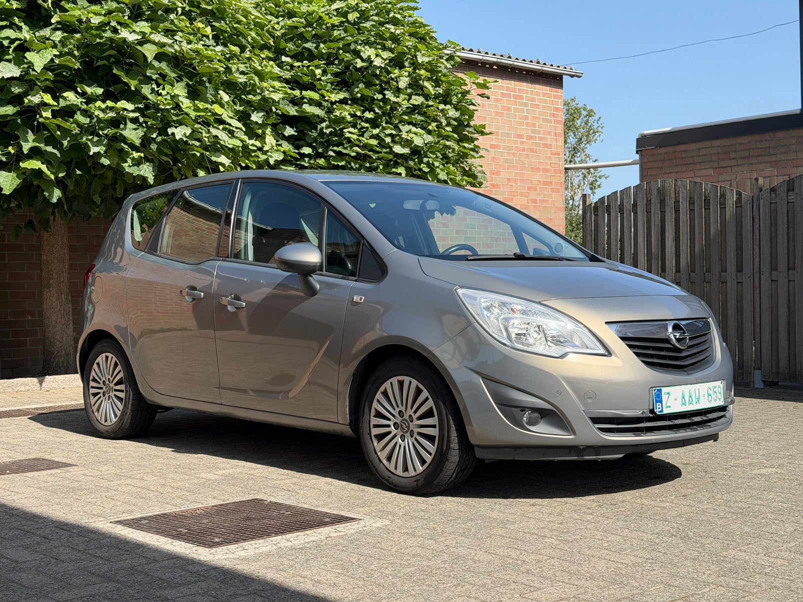 Opel Meriva 1.4 benzine, 2011 bouwjaar, 127.000 kilometres, Autos, Achat, Entreprise, https://public.car-pass.be/vhr/50792e88-0137-47a8-8a32-033c0d8513be