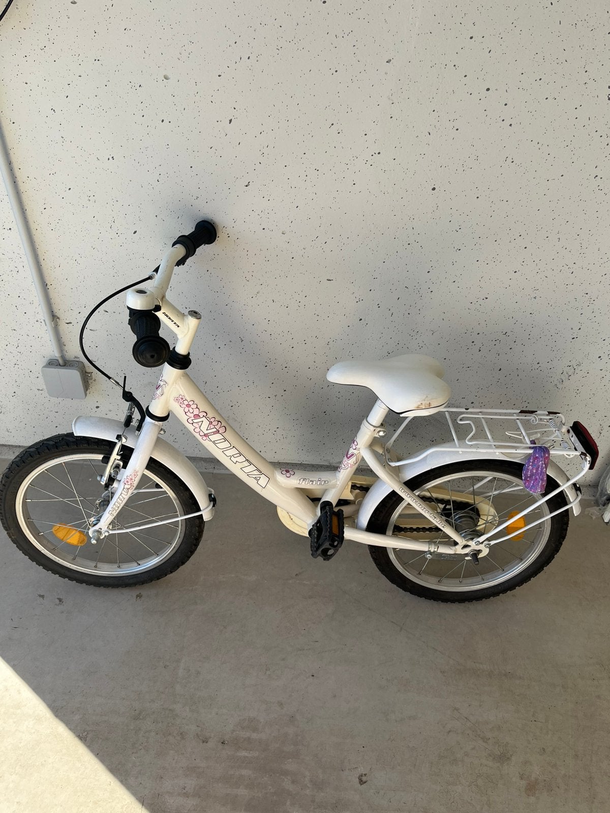 Kinderfiets Norta 16 inch met zijwieltjes, Fietsen en Brommers, Ophalen, Zo goed als nieuw, 16 tot 20 inch, Zijwieltjes