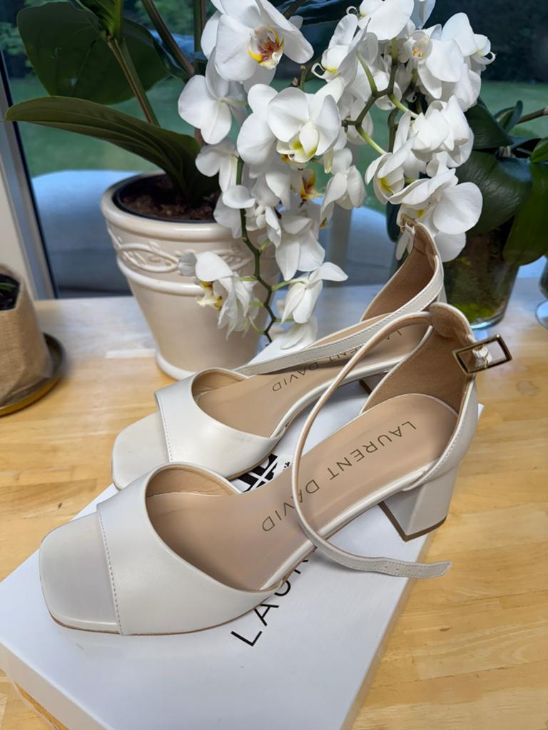 Sandales Laurent David, Enlèvement ou Envoi, Comme neuf, Beige, Chaussures