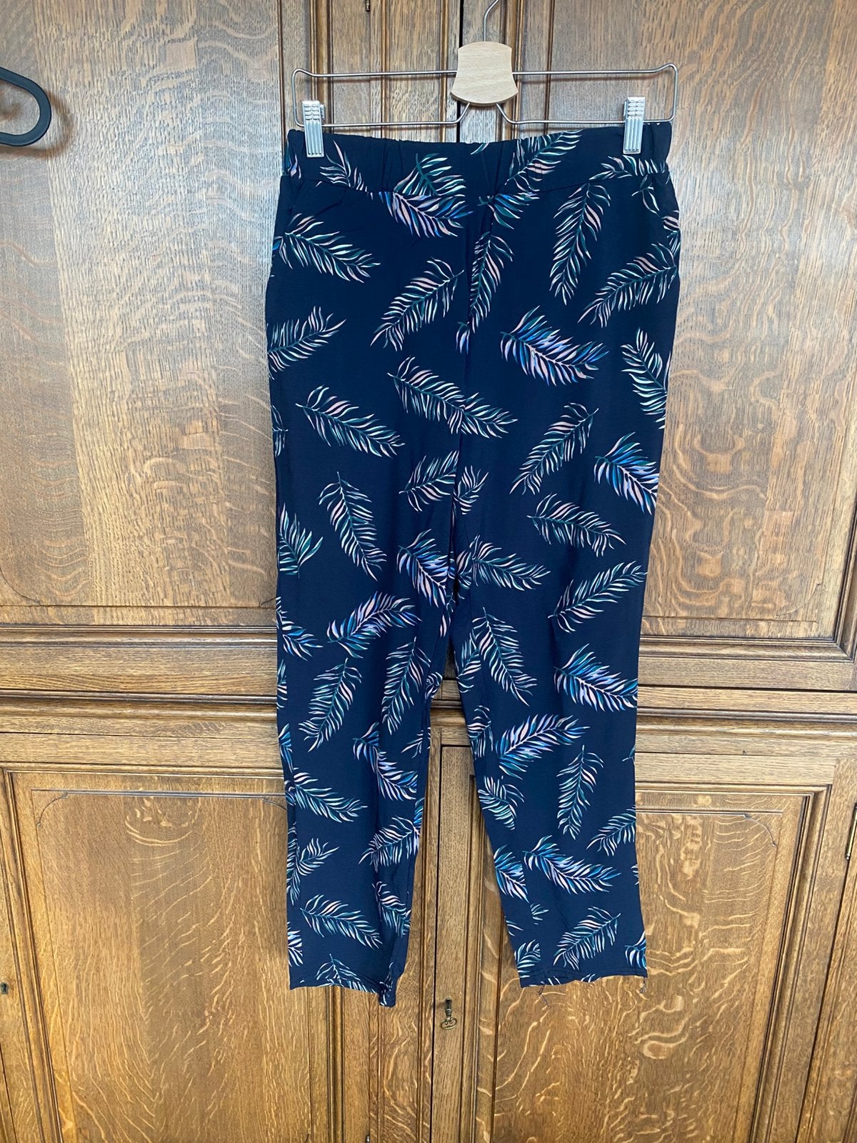 Pantalon souple bleu à plumes, Kleding | Dames, Broeken en Pantalons, Maat 38/40 (M), Blauw, Ophalen of Verzenden, Zo goed als nieuw