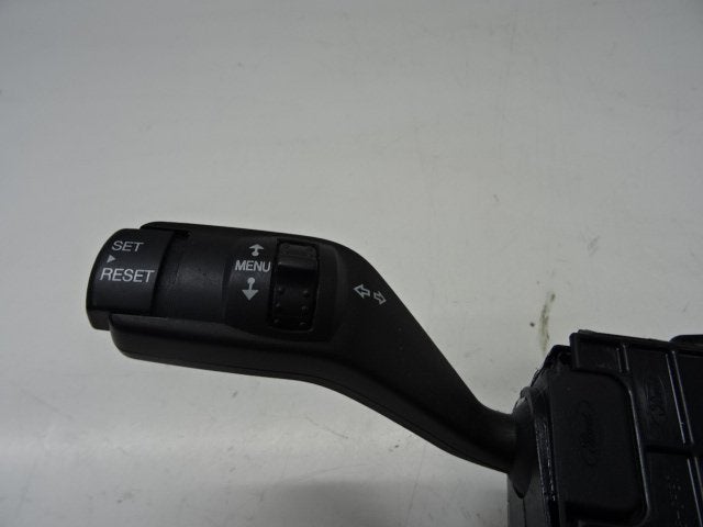 COMMUTATEUR CLIGNOTANT Ford Focus 2 (01-2004/09-2012), Henry-Ford-Straße  1
50735  Köln, DE, Ford-Werke GmbH, Kunden@ford.com