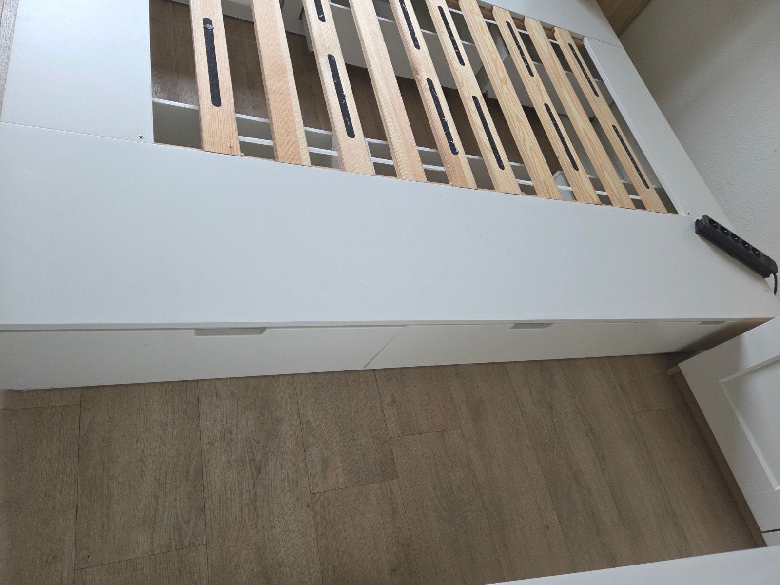Ikea bed met Opbergruimte, Ophalen