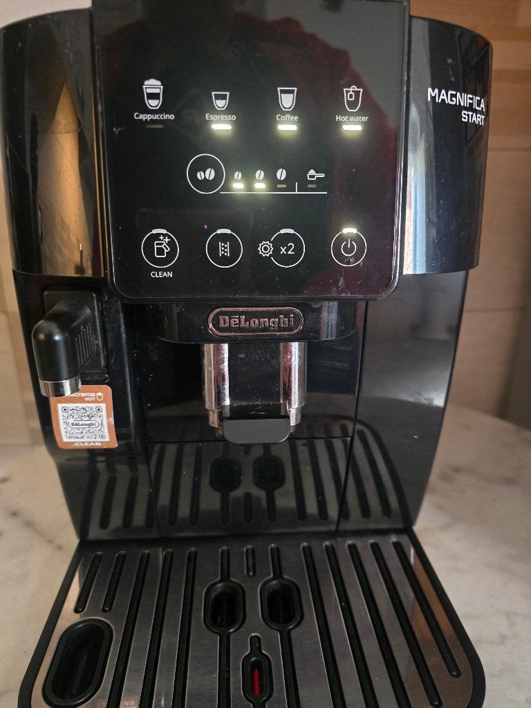 Machine à  café delonghi, Ophalen, Overige modellen, Zo goed als nieuw, Afneembaar waterreservoir