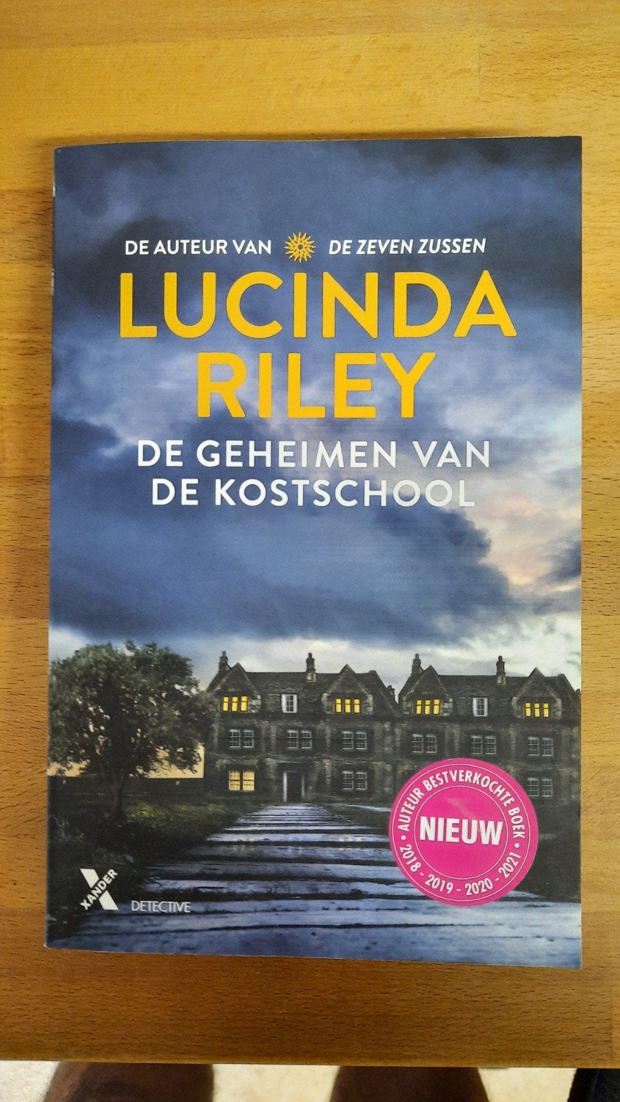 Lucinda Riley - De geheimen van de kostschool (Nieuw), Boeken, Literatuur, Ophalen of Verzenden, Nieuw, Lucinda Riley