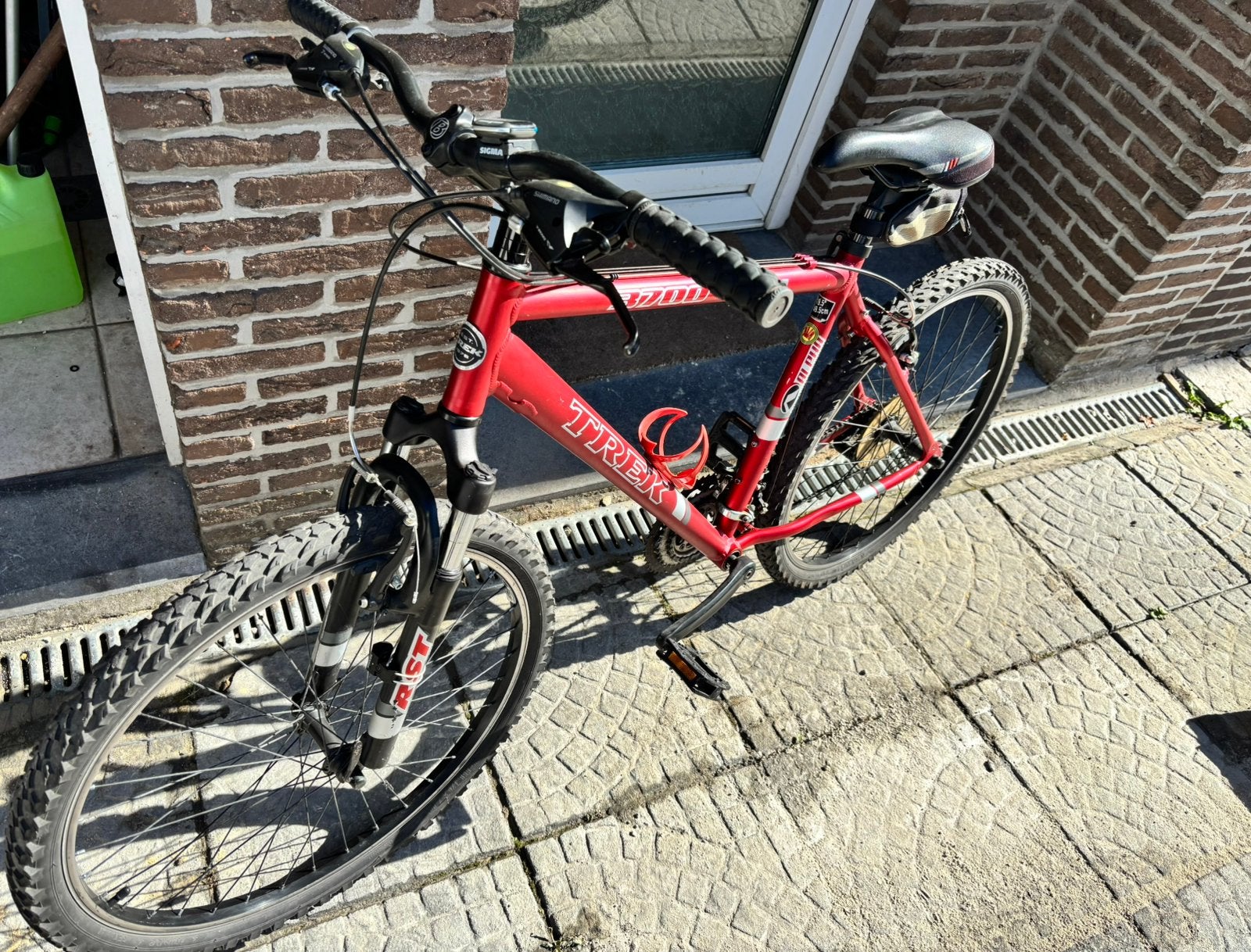TREK 3700, Fietsen en Brommers, Ophalen, Zo goed als nieuw