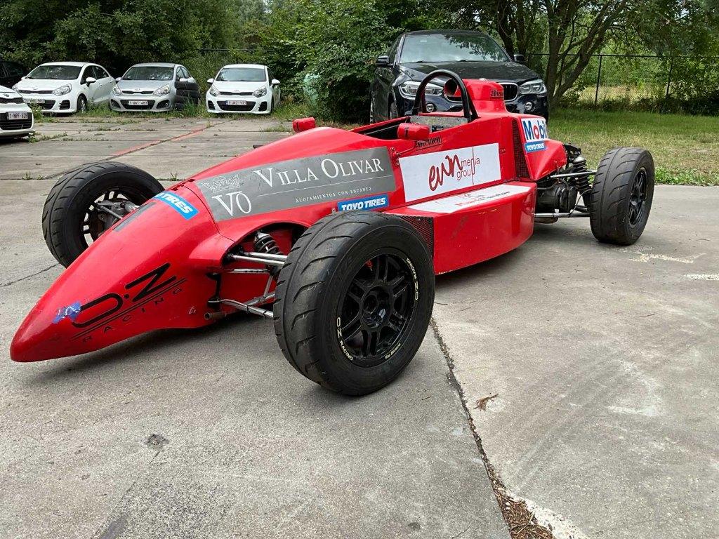 Première voiture de course Vandiemen RF F