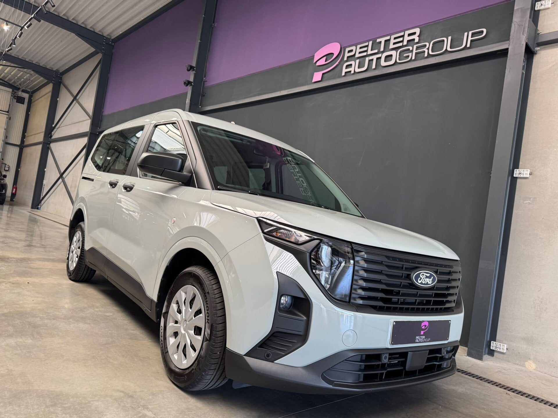 Ford Tourneo Courier 1.0 EcoBoost Automaat CarPlay 3.400km!, Auto's, Ford, 0 kg, https://public.car-pass.be/vhr/b0bd6b35-e1c9-44d0-abf0-5bbb780a2511