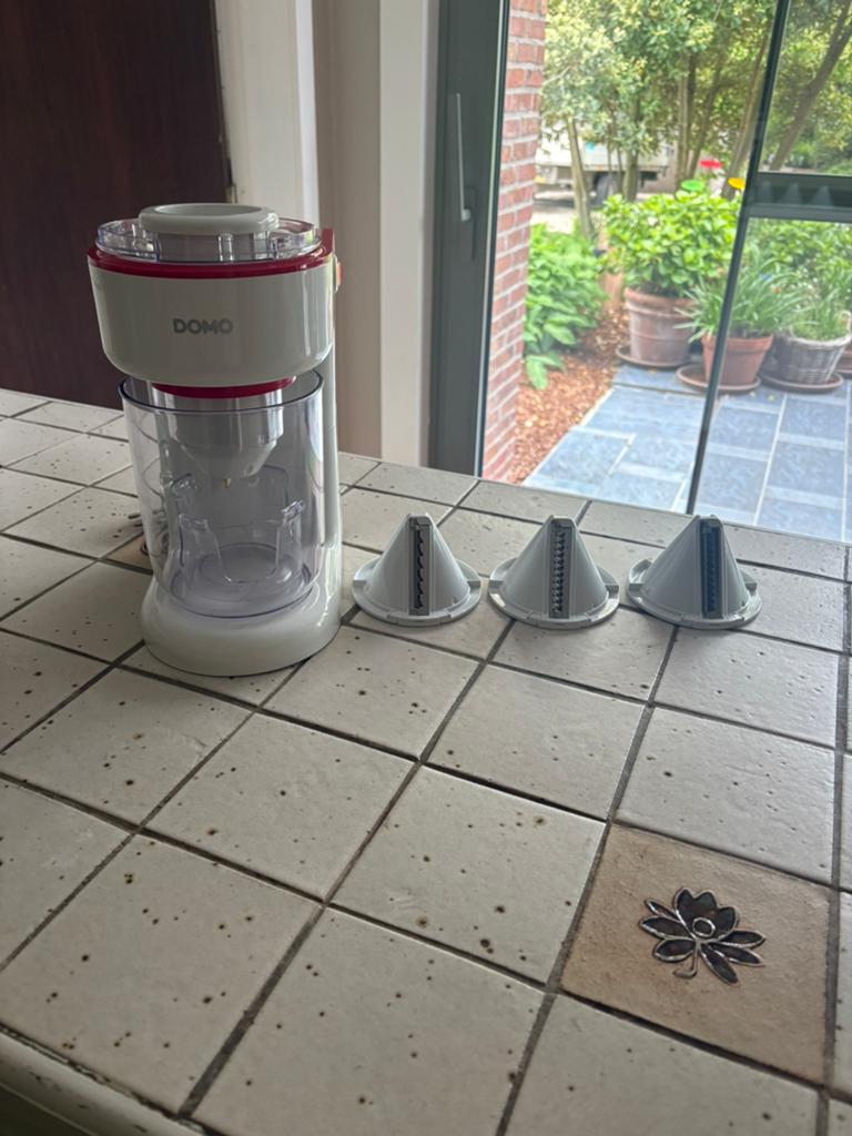 Domo snij en raspapparaat, Elektronische apparatuur, Blenders, Ophalen, Zo goed als nieuw