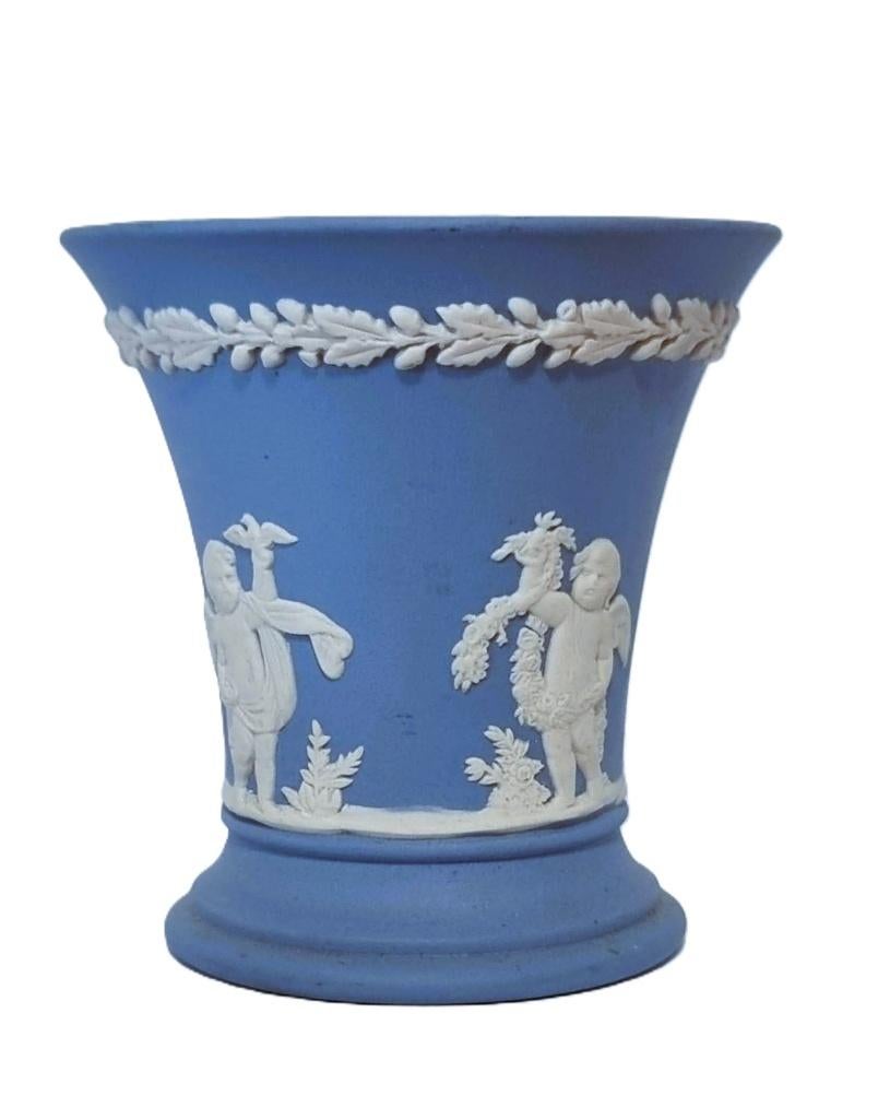 Wedgwood porselein - Cornet vaasje., Ophalen of Verzenden