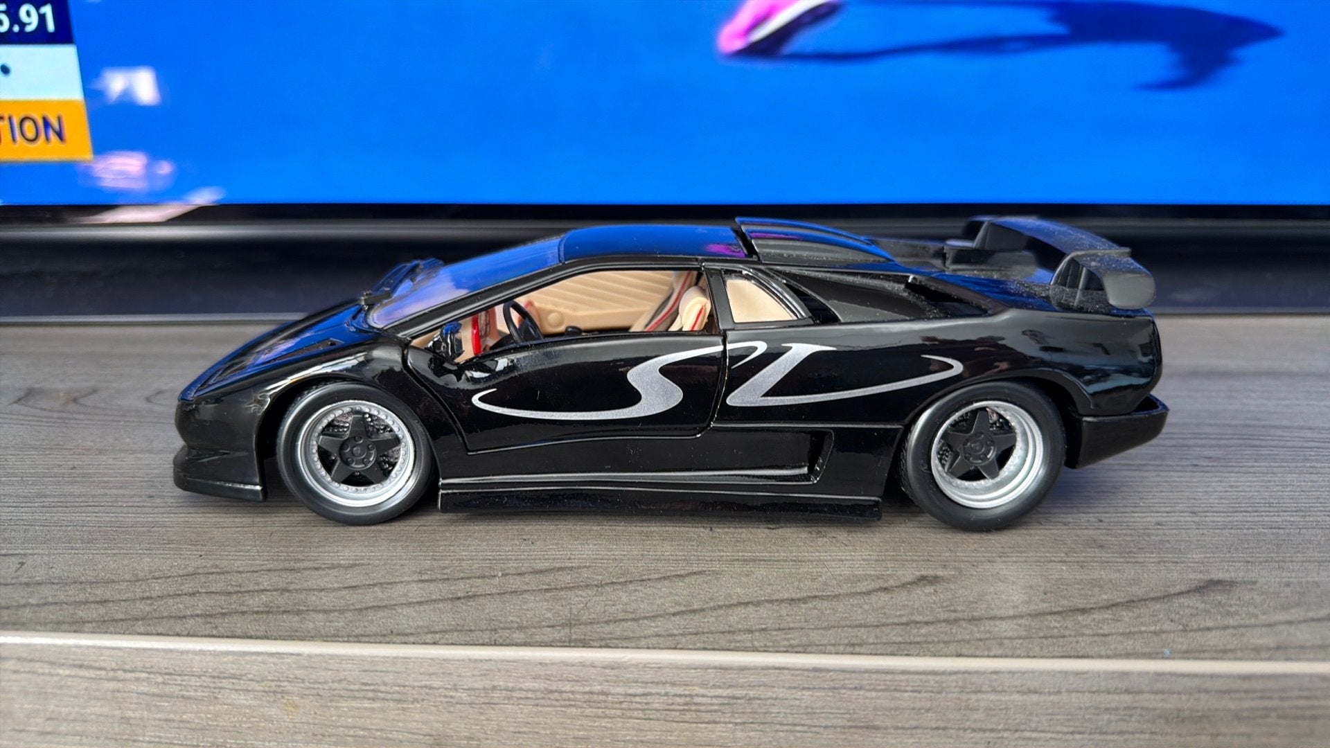Lamborghini Diablo contre 1/18, Enlèvement ou Envoi, Comme neuf