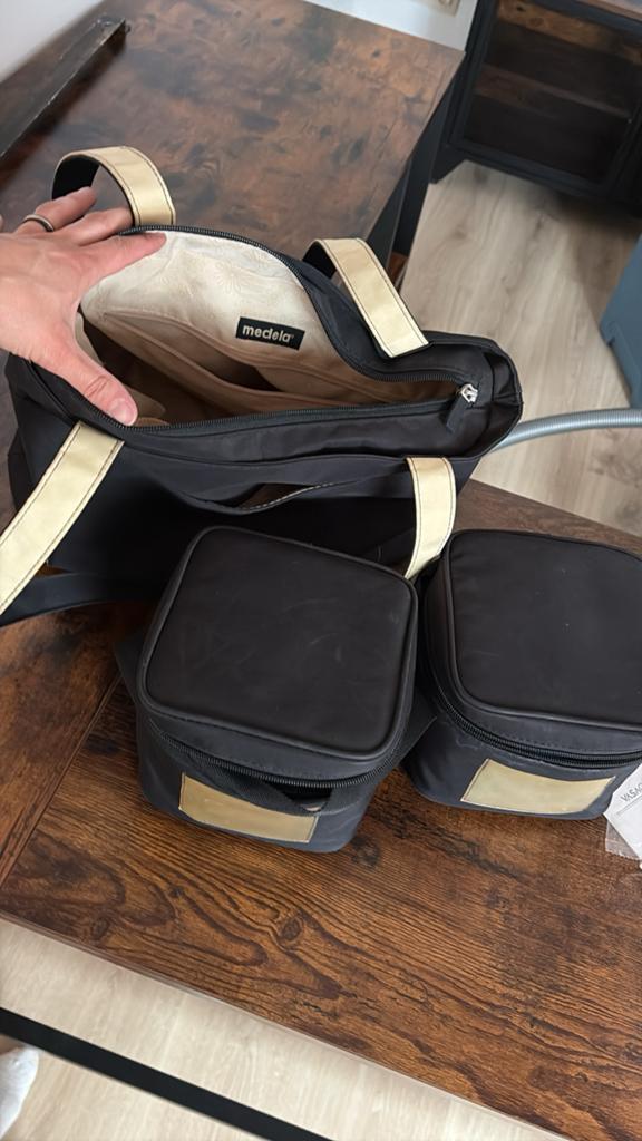 Flesjes en koeltas van medela zo goed als nieuw., Ophalen, Zo goed als nieuw