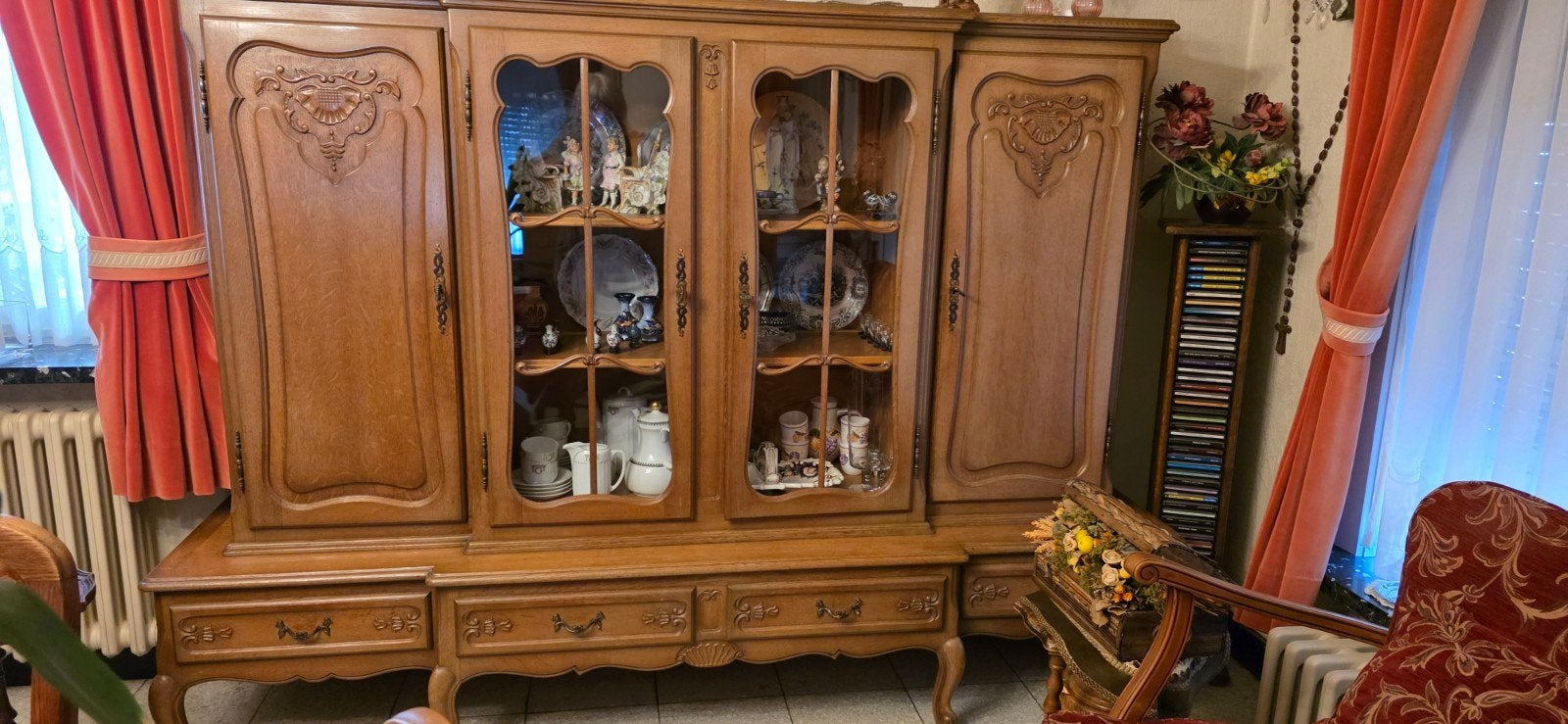 kast geatis, Ophalen