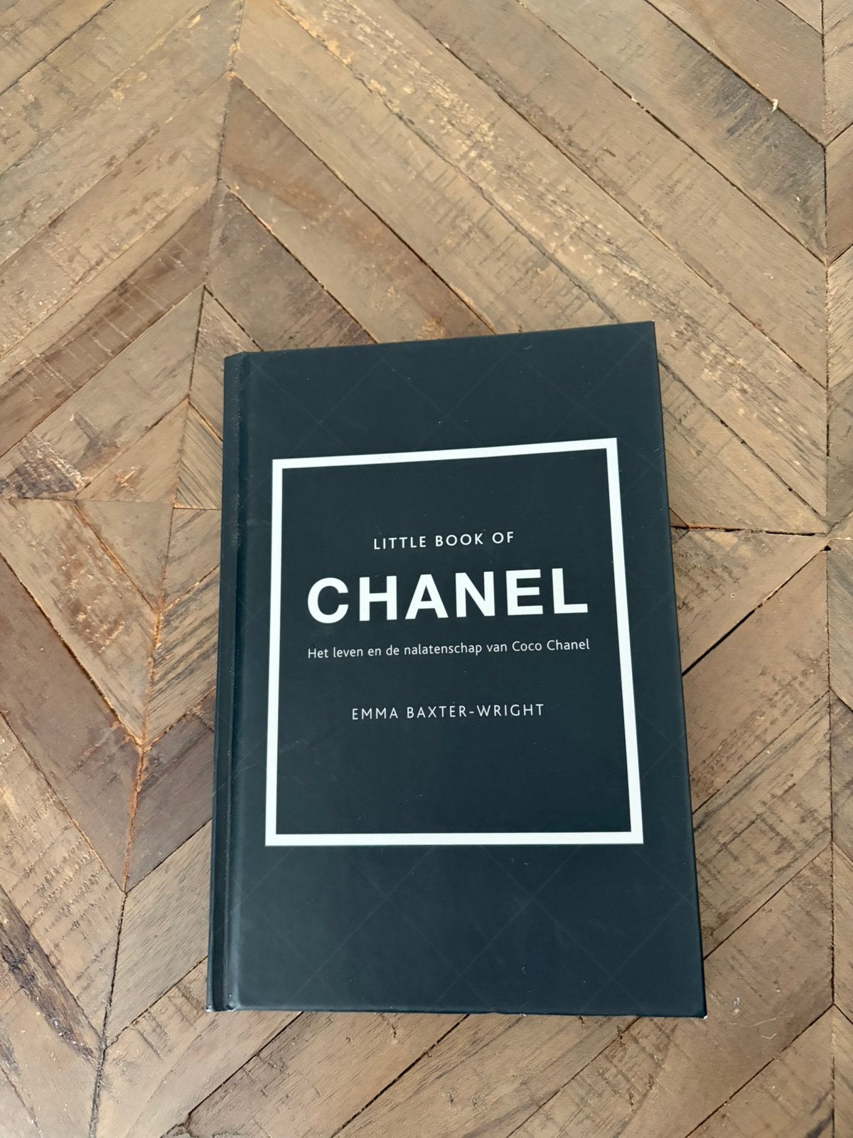 Little Book of Chanel – Coco Chanel – Emma Baxter-Wright, Ophalen of Verzenden, Zo goed als nieuw