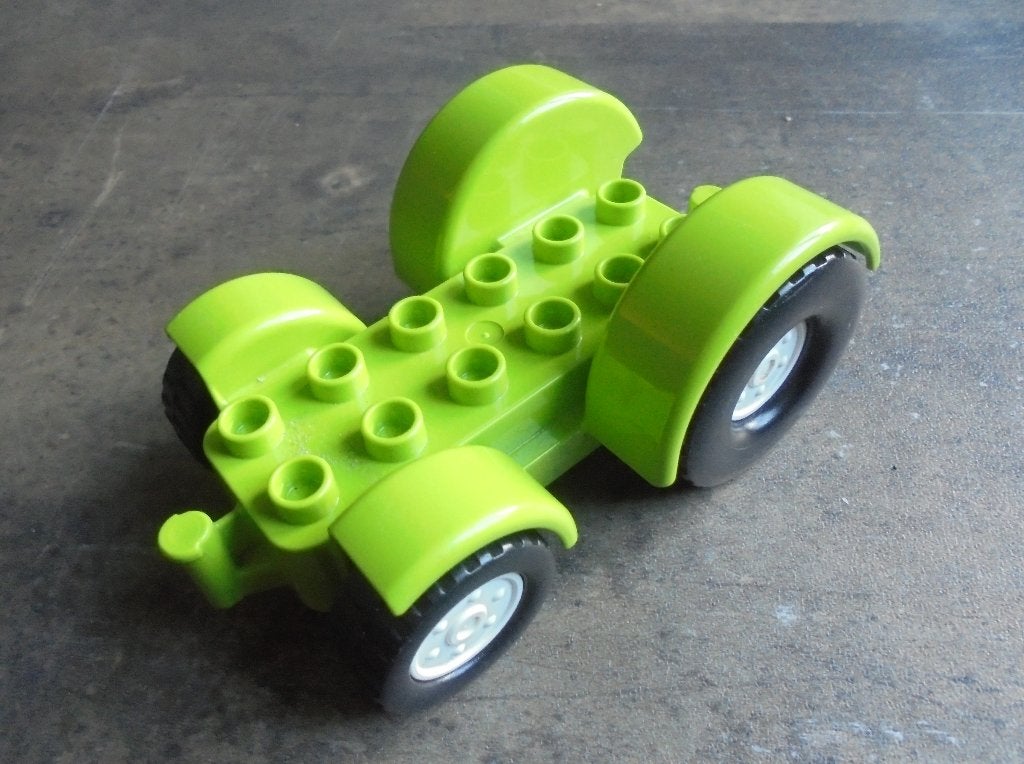 Lego Duplo Farm Tractor Base with Mudguards (zie foto's), Ophalen of Verzenden, Gebruikt, Losse stenen, Duplo
