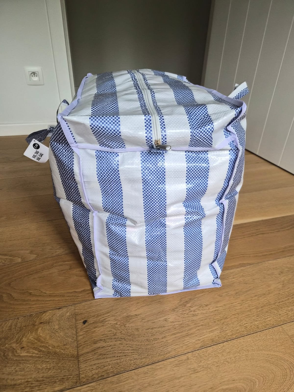 Verrassende kledingtas van het merk Shein 9,50 kg, Kleding | Dames, Overige Dameskleding, Ophalen, Zo goed als nieuw