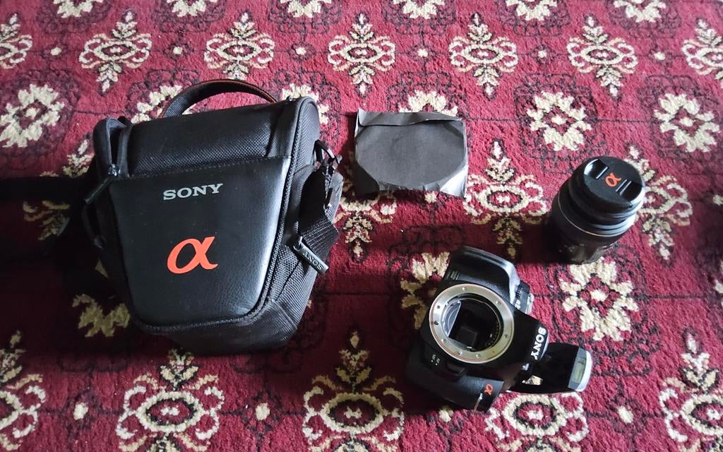 Sony Alpha A230 bijna nieuw met geheugenkaart en accessoires, Ophalen of Verzenden