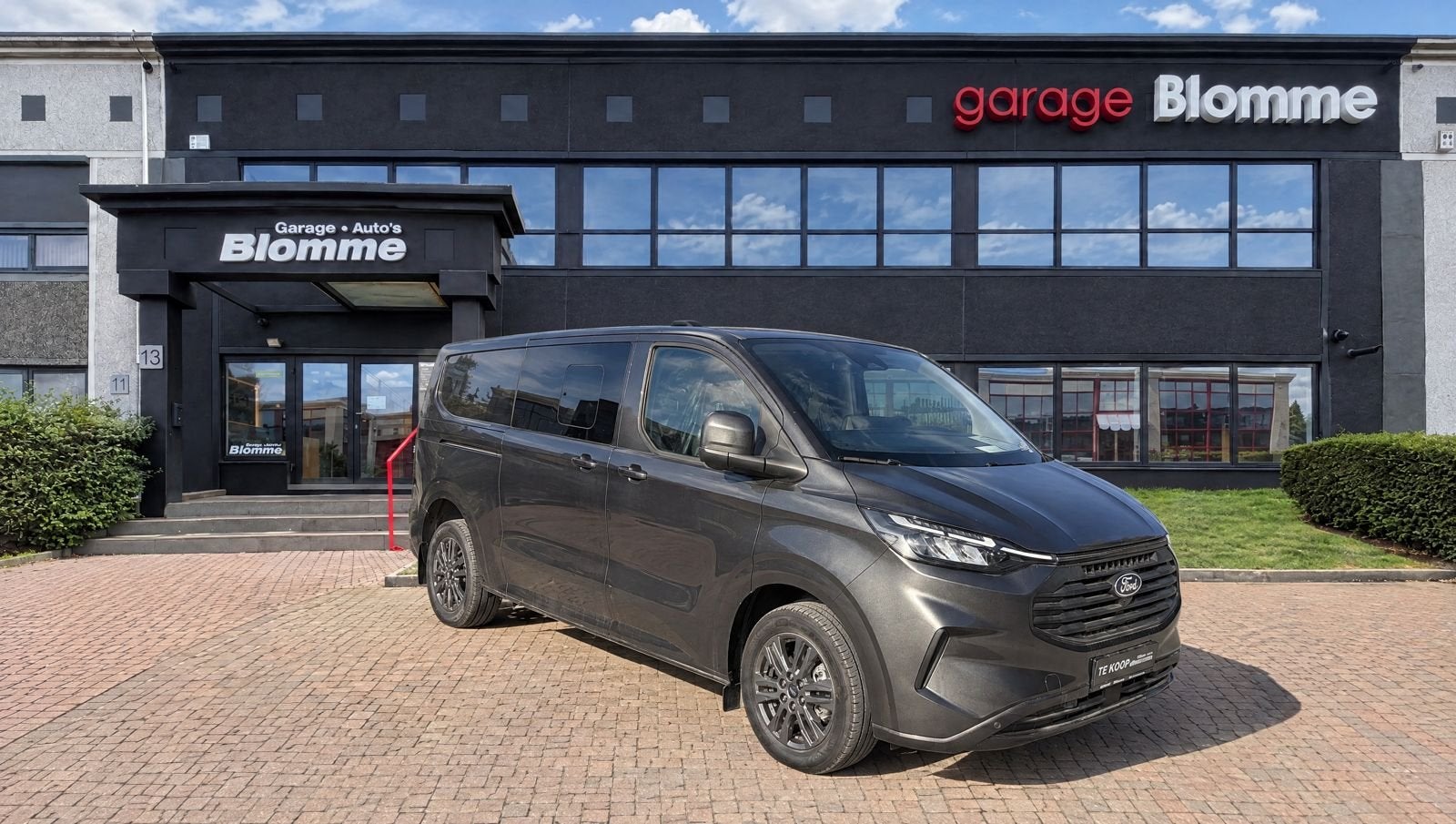 Ford Transit Custom 320 2.0 TDCI L2H1 Limited DC NIEUW ! 5-z, Stof, Gebruikt, Zwart, 4 cilinders