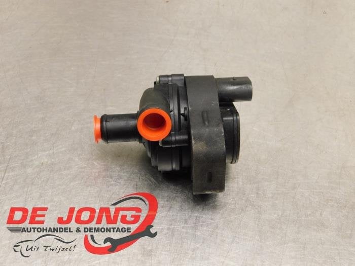 Pompe à eau d'un Mercedes C-Klasse, 3 mois de garantie, Utilisé, -, -