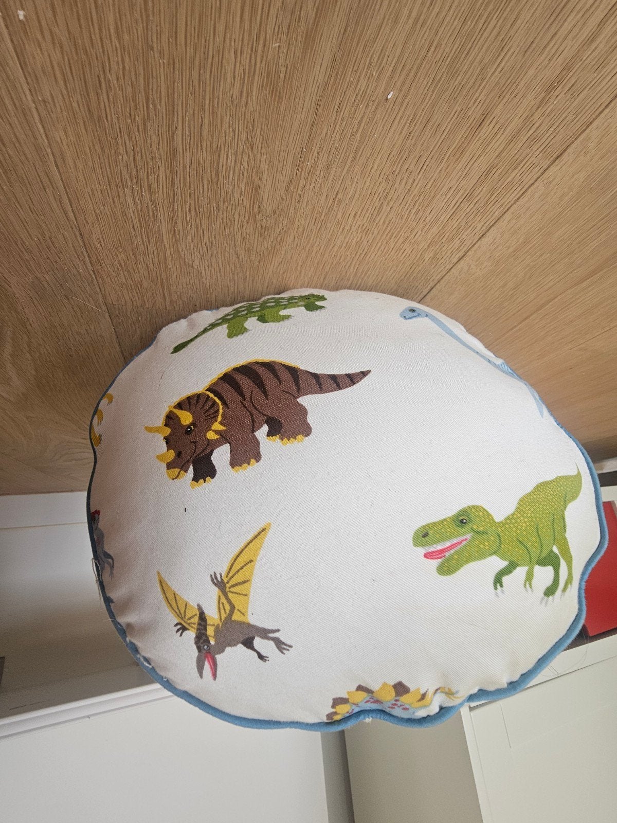 NOUVEAU Très joli coussin cylindrique avec housse et fermetu, Maison & Meubles, Envoi, Coton, IKEA, Oreiller