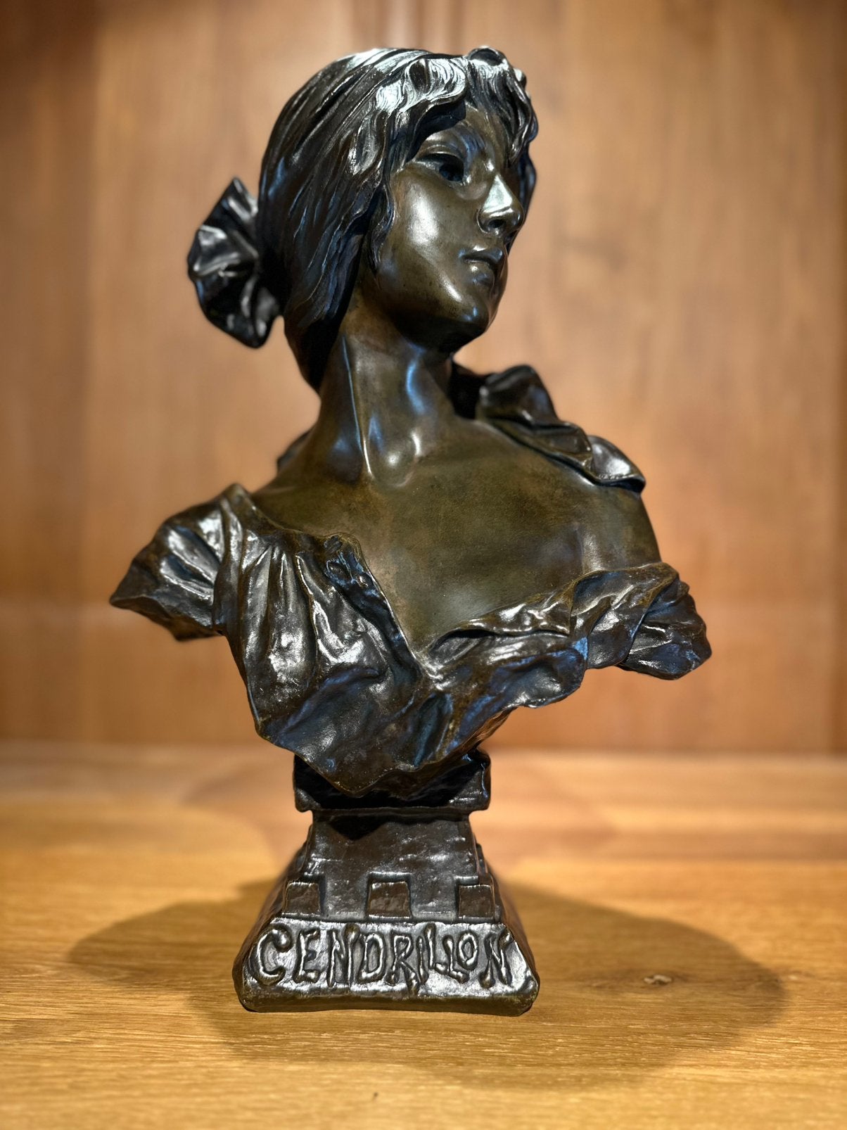 E.Villanis, brons art nouveau, Cendrillon, Vert, Patiné, Brons, Enlèvement