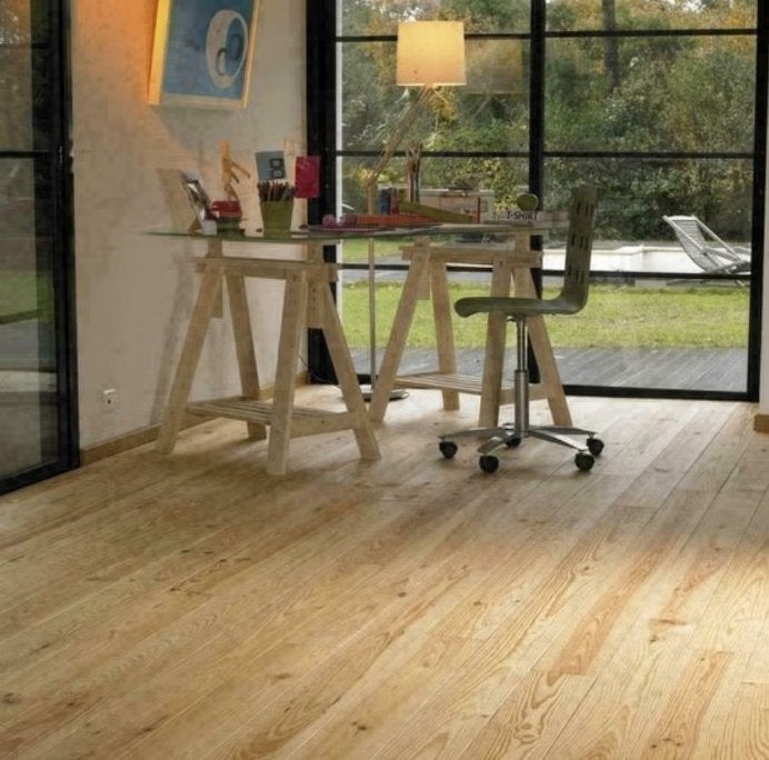 EN HAUT = EN HAUT ! Plancher en pin résistant ! Une qualité, Enlèvement