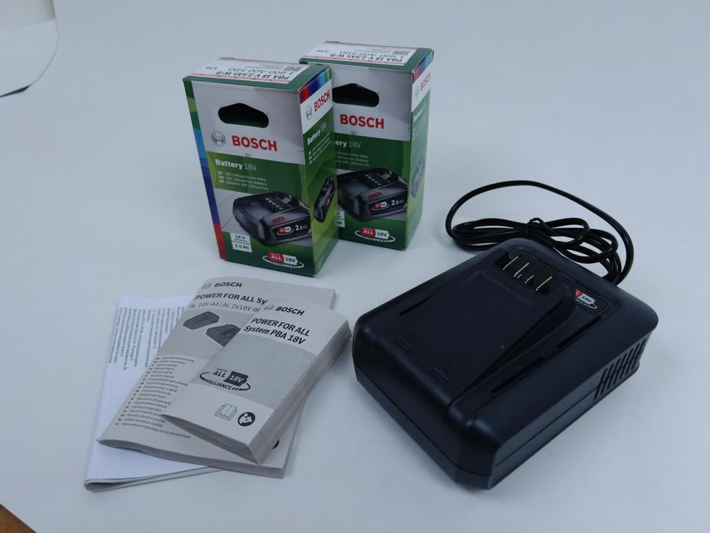 Nieuwe Bosch 18V batterij set (lader + 2 x 2,5Ah accu’s), Ophalen of Verzenden, Nieuw, Oplaadbaar
