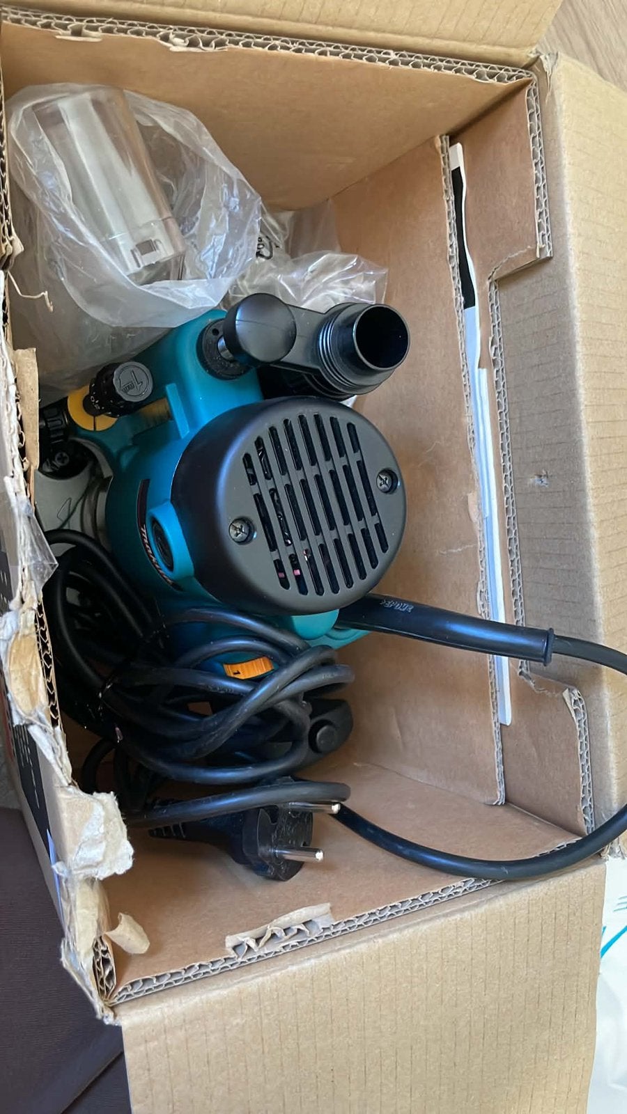 Bovenfrees (Makita bovenfrees), Ophalen, Zo goed als nieuw