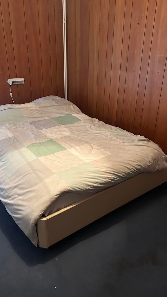 Bed en dressoir, Huis en Inrichting, Ophalen, Gebruikt