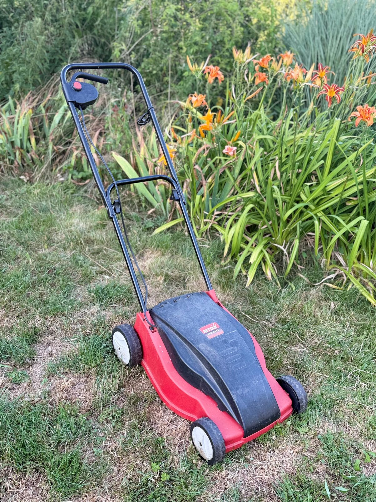 Tondeuse électrique MTD OPTI 3812 – 1200 W – 38 cm, Jardin & Terrasse, Tondeuses à gazon, Utilisé, Tondeuses à gazon électriques