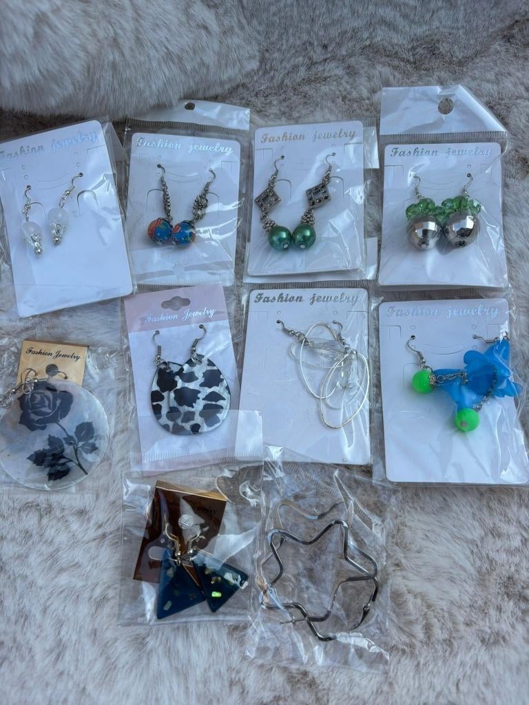 Lot de 10 paires de boucles d'oreilles, Bijoux, Sacs & Beauté, Boucles d'oreilles, Enlèvement ou Envoi, Neuf, Autres couleurs
