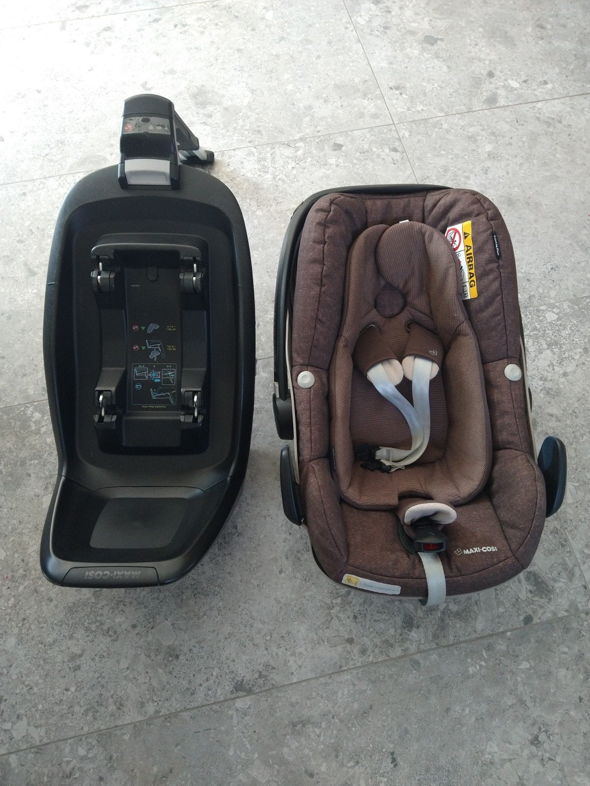 Maxi-Cosi Pebble Plus + Isofix-basis + verkleinkussen + hoes, Kinderen en Baby's, Autostoeltjes, Autogordel of Isofix, Zo goed als nieuw