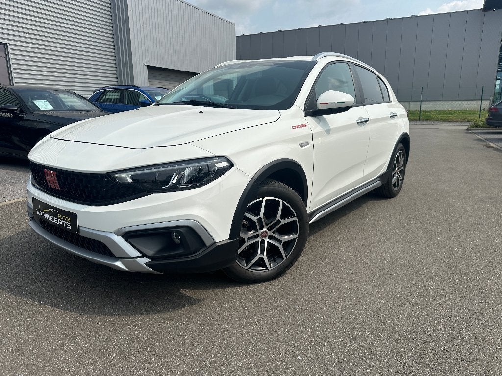 Fiat Tipo "cross" benzine, Bj 2023, Carplay/ Keyless/ camera, Autos, Fiat, Achat, Euro 6, Entreprise, Boîte manuelle