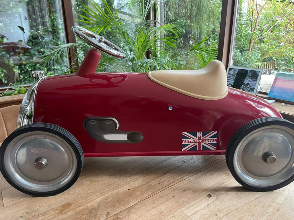 Baghera Rider vintage oldtimer loop/kinderauto rood, Kinderen en Baby's, Speelgoed | Buiten | Voertuigen en Loopfietsen, Zo goed als nieuw