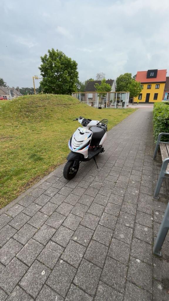Piaggio zip 172 cc stage1, Fietsen en Brommers, Scooters | Piaggio, Zo goed als nieuw, Zip, Tweetakt, Ophalen