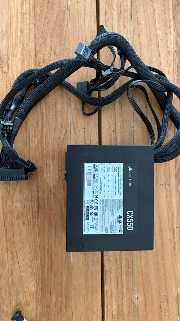 Crosair CX550, Computers en Software, Ophalen of Verzenden, Zo goed als nieuw