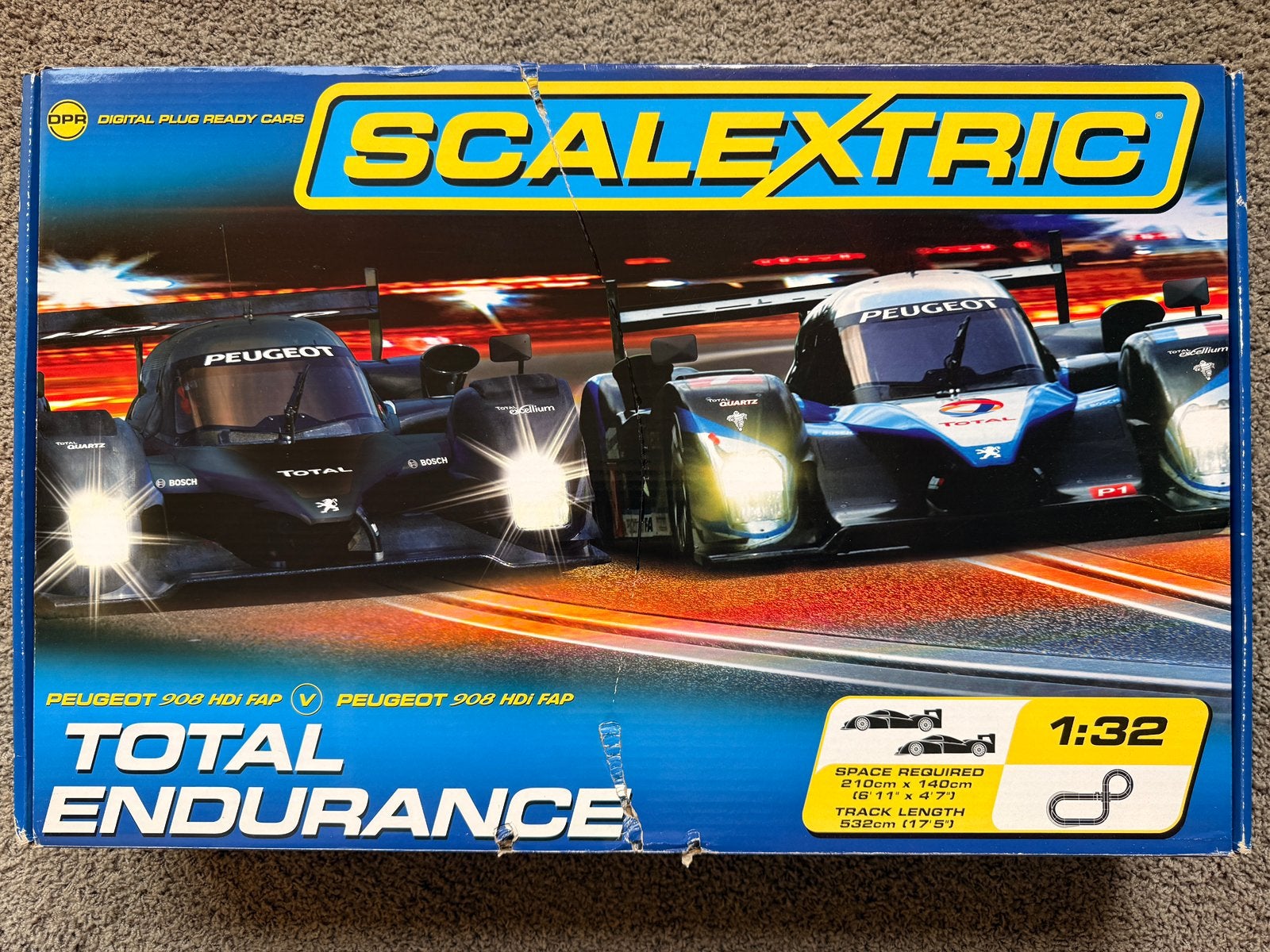 Circuit Scalextric 1/32 avec 2 PEUGEOT 908 HDI FAP, Enfants & Bébés, Enlèvement, Neuf, Circuit