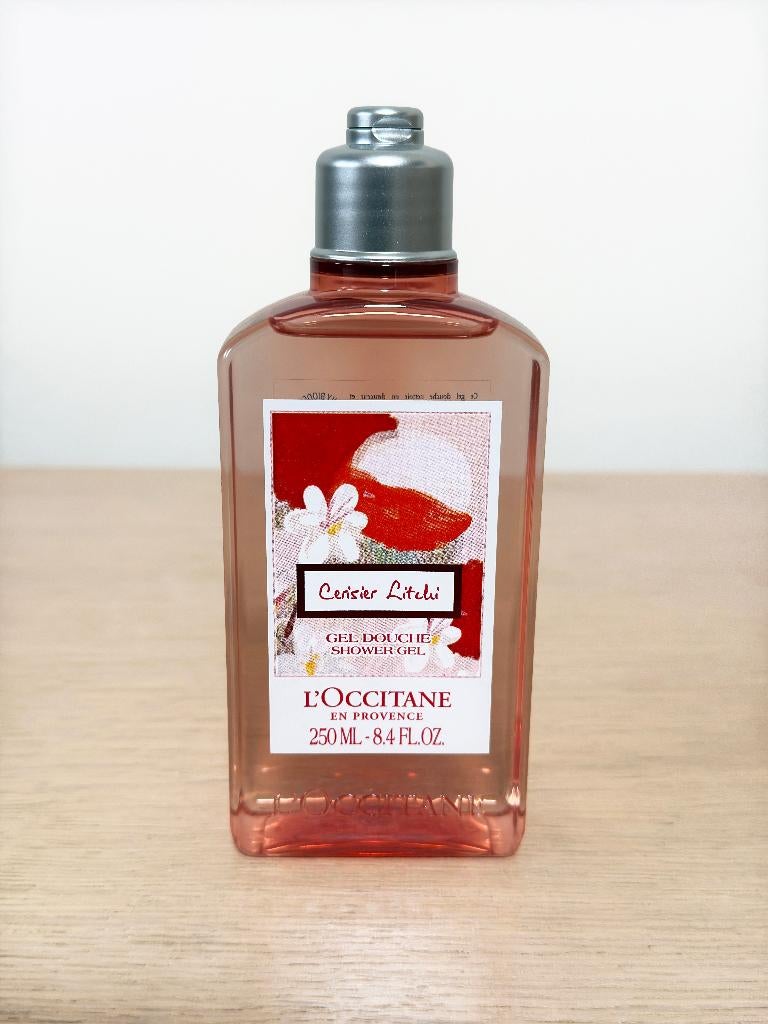L'Occitane Cerisier Litchi douchegel / 250 ml / Nieuw, Bijoux, Sacs & Beauté, Beauté | Soins du corps, Enlèvement ou Envoi, Neuf