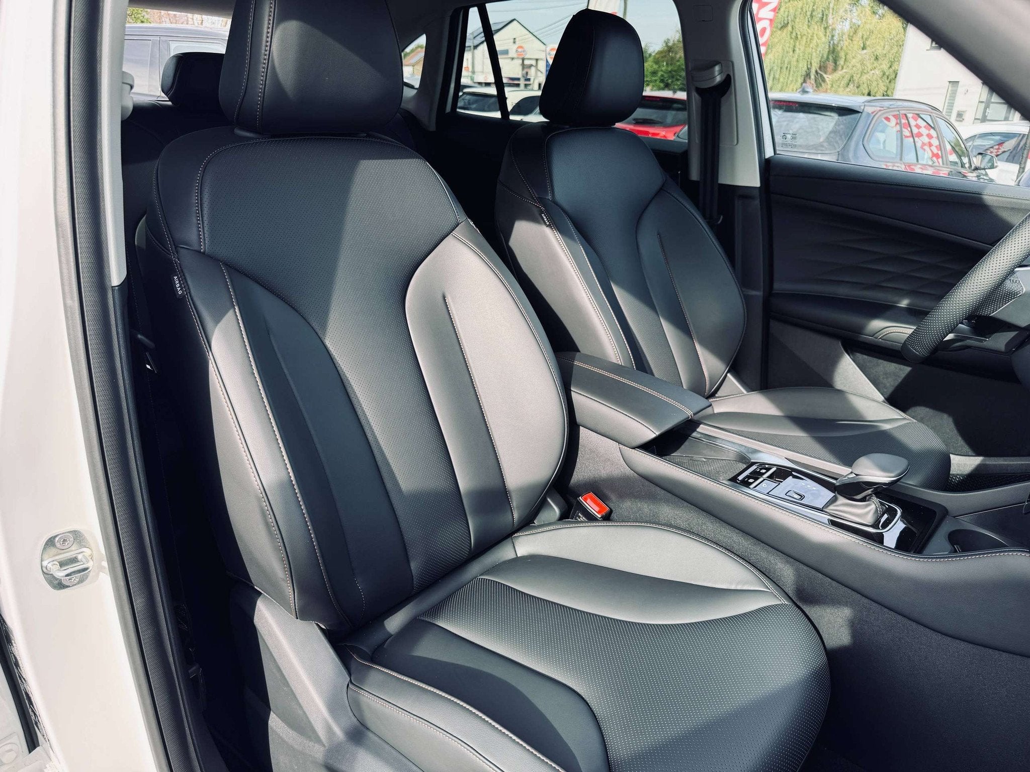 MG EHS EHS Hybrid 1.5 Turbo Luxury, Full Option, Garantie 5, Gebruikt, Zwart, 4 cilinders, Wit