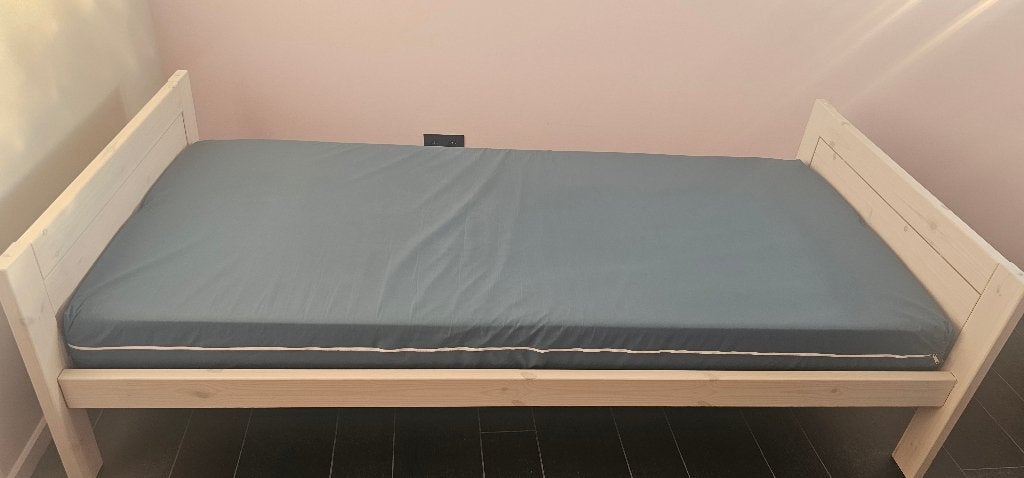Eénpersoonsbed met lattenbodem en matras, Enfants & Bébés, Sommier à lattes, Enlèvement, 180 cm ou plus, 85 à 100 cm