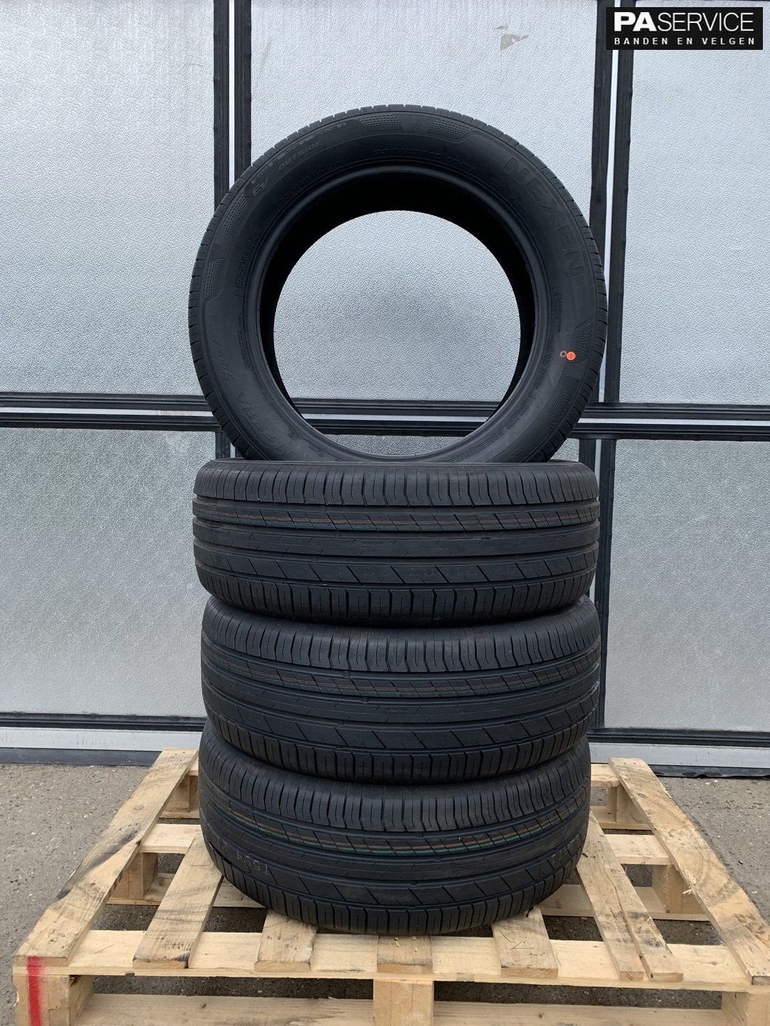 4x Nieuwe Nexen 235 55 19 Zomerbanden, Auto-onderdelen, 19 inch, -, -, Banden en Velgen