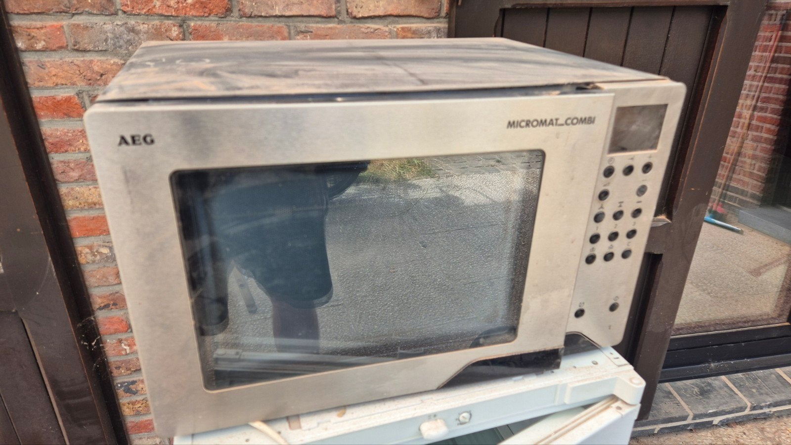 AEG Micromat Combi 635 – combimagnetron met hetelucht, Ophalen, Minder dan 45 cm, Gebruikt, AEG