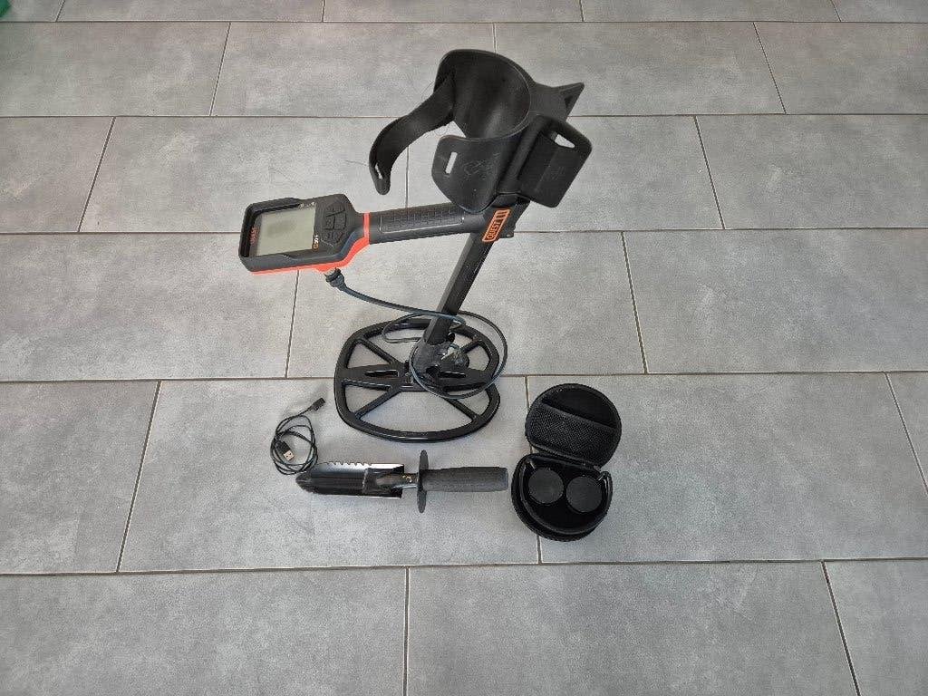 Metaaldetector Quest Q30+, Hobby & Loisirs créatifs, Autres marques, Plus de 30 cm, Discrimination dans la détection de métaux
